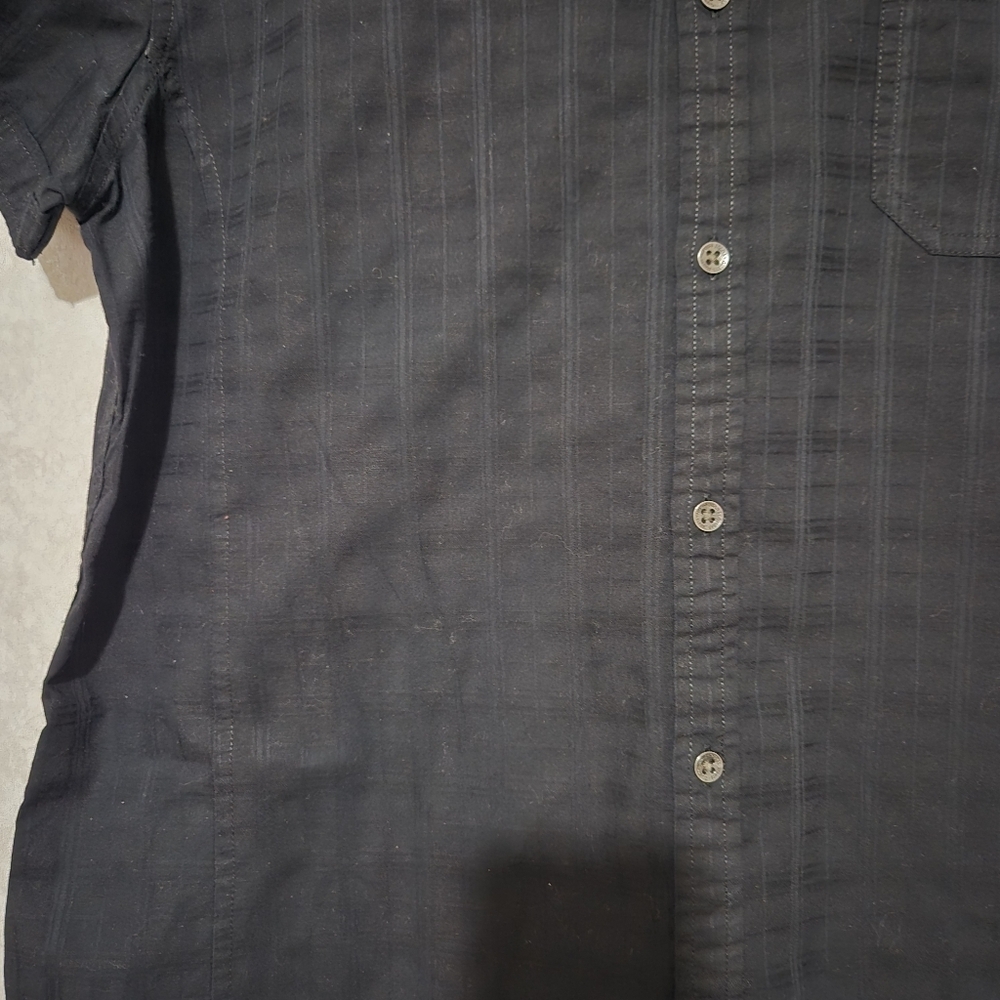 Guess Men's Black Short Sleeve Button-Down Shirt...size:L - Picture 5 of 9